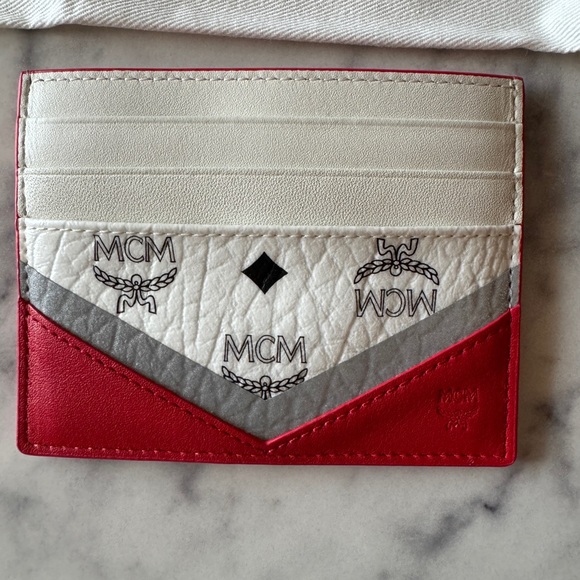 MCM monogrammed Card Holder with BOX And dusty.  Giftable - Picture 5 of 7